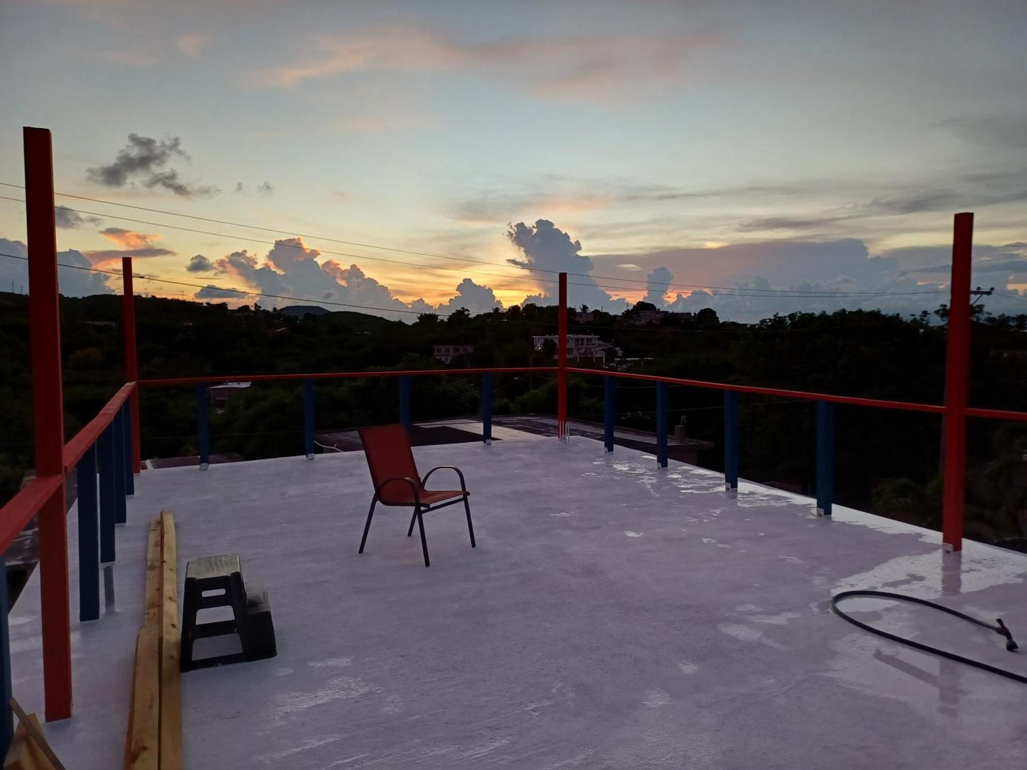 Rooster Run Glamping Camping Has Rooftop And Off The Ground Glamping Experience For 1 To 16 In A Single Tent And Views Of The Rain Forrest And To Culebra Across The Atlantic Ocean W Tents, Linens, Deluxe Air Beds, Warm Shower And More At A Great Pric Вьекес Экстерьер фото